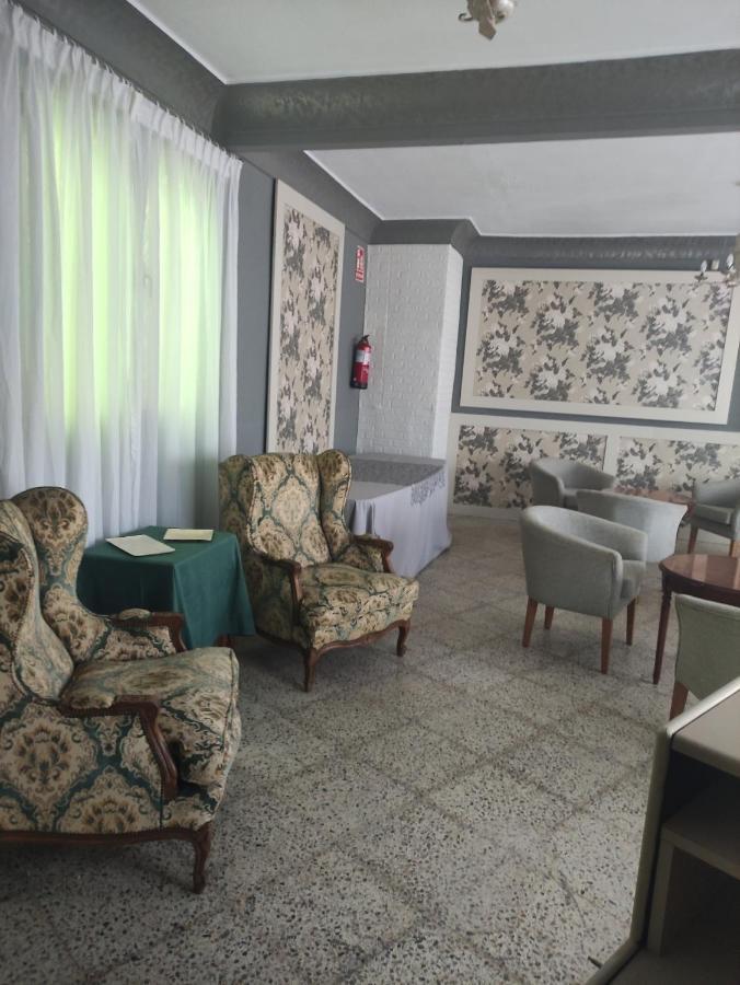 Hostal Restaurante Bar Cafeteria La Melchora Posadas Ngoại thất bức ảnh
