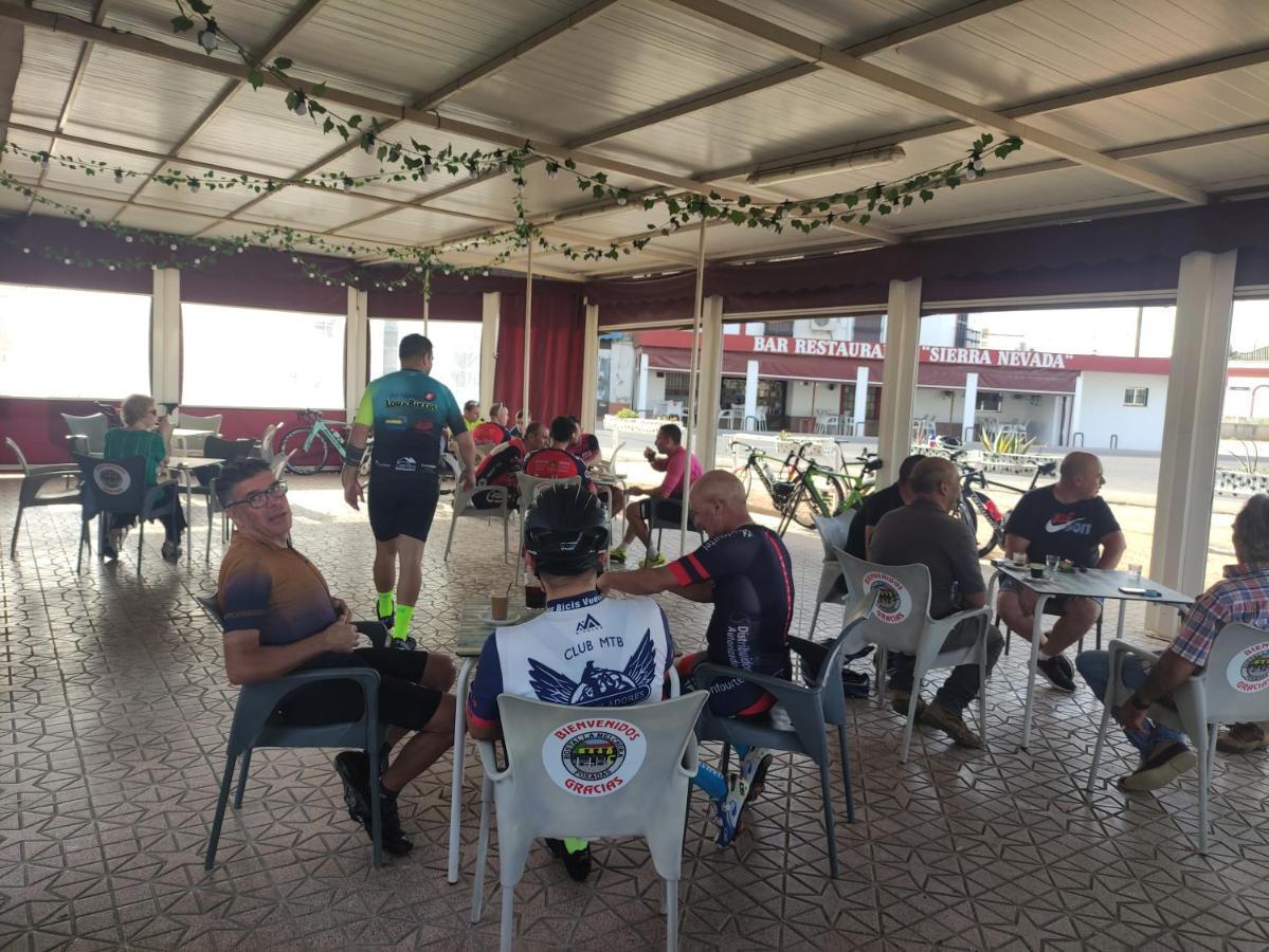 Hostal Restaurante Bar Cafeteria La Melchora Posadas Ngoại thất bức ảnh